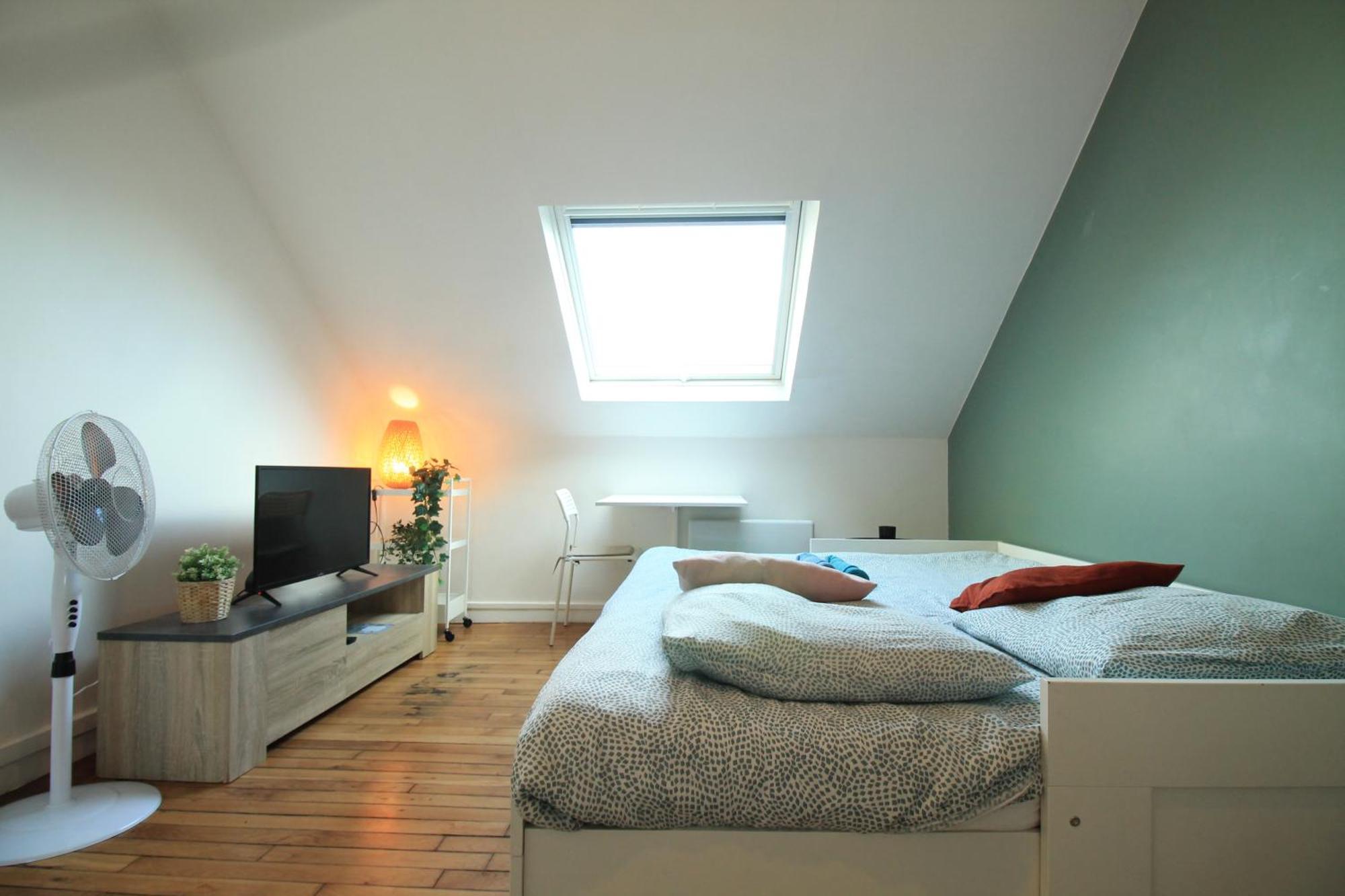 Disponible - Appartement Entier - 10Mn Rer B Aeroport Cdg - Paris Gare Du Nord, T11 Express, Le Bourget, Tout Equipe, Netflix Gratuit, 3 Personnes, 4Eme Etage, Escaliers, Parc Des Expositions, Parking Rue Gratuit Apres 19H Drancy Extérieur photo